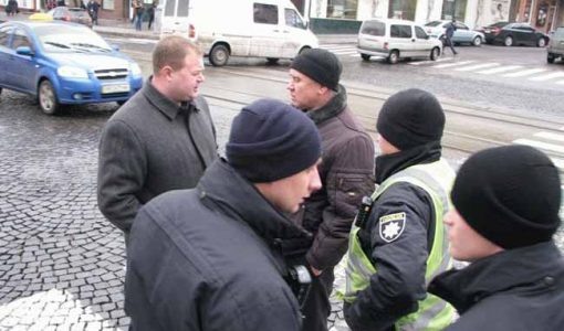 Колишніх співробітників МВС...