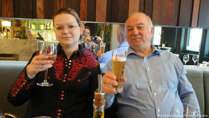 Сергій Скрипаль та його дочка Юлія незадовго до отруєння