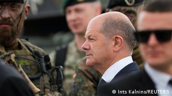 Канцлер Шольц відвідав німецьких солдатів у Литві