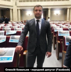 Собеседники Радио Свобода в парламенте характеризуют Алексея Ковалева как «решала», постоянно «пытавшегося на всем заработать»