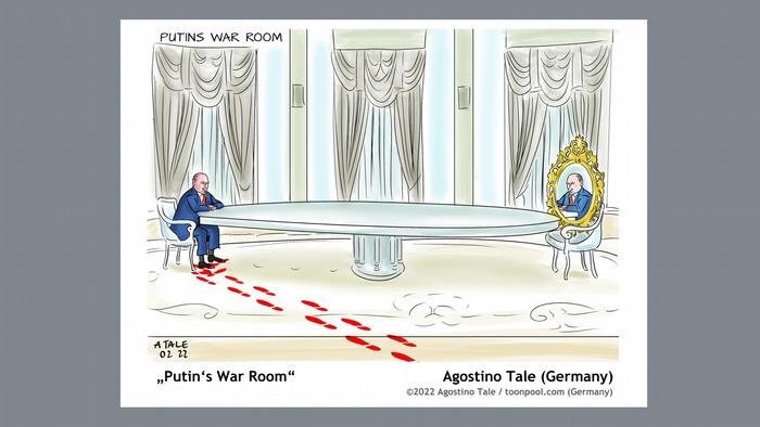 Путін сидить на довгому столі, а напроти нього дзеркало з його відображенням.