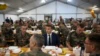 Эмманюэль Макрон с военнослужащими в Румынии, находящимися там для укрепления восточного фланга НАТО