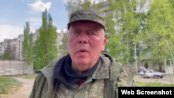 Сергей Хортов на одном из пропагандистских видео о российской военной форме