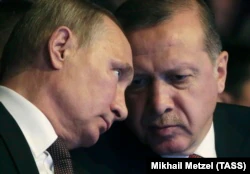 Президент РФ Владимир Путин и президент Турции Реджеп Тайип Эрдоган (слева направо), 2016 год