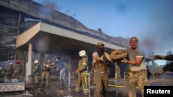 Спасатели продолжат работу на месте удара по ТРЦ в Кременчуге