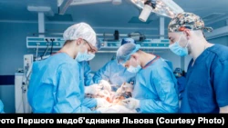 Во время войны врачи, особенно хирурги, работают в Украине с большой нагрузкой 