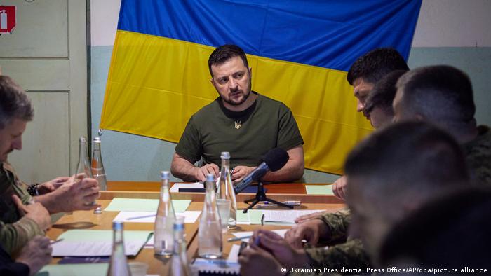 Володимир Зеленський проводить нараду з українськими військовими у Миколаєві (18 червня)