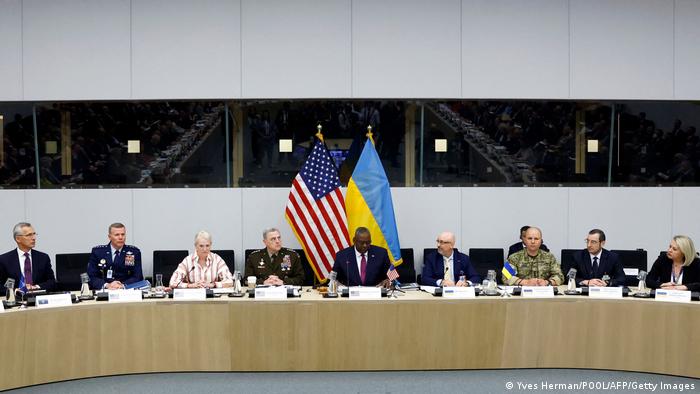 Зустріч міністрів оборони світових країн на конференції у форматі Рамштайн у Брюсселі