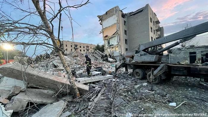 Зруйнований п'ятиповерховий житловий будинок у місті Часів Яр Донецької області