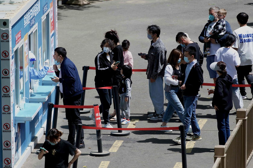 У Китаї тестування на COVID є обов'язковим.  Скільки людей протестували Північну Корею, перш ніж виявити першого інфікованого - невідомо