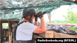 Військовослужбовець 103 бригади на позиції ЗСУ в районі річки Сіверський Донець, Донецька область, 30 червня 2022 року