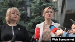 Наталья Никонорова и Ольга Макеева проводят пресс-конференцию для российских журналистов.
