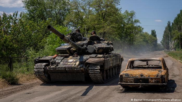 Україна |  ukranischer Panzer nahe der Front in der Donezk-Region