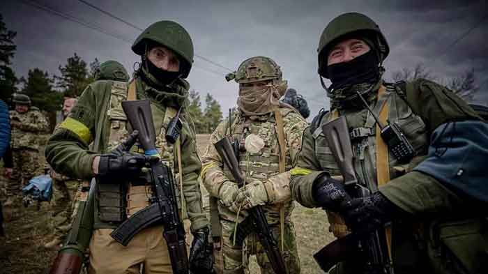 voennye ukrainy 5 - Скільки платять військовим на війні в Україні в 2022 році: призовникам, контрактникам та мобілізованим
