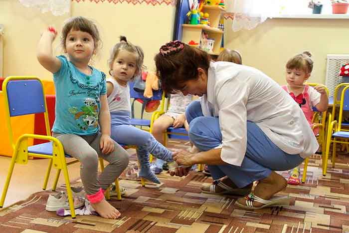zarplata vospitatelia 2 - Останні новини про підвищення зарплати вихователів дитячого садка в Україні в 2023 році