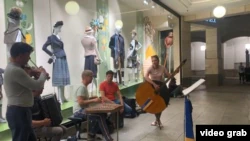 Музыкой уличные группы собирают деньги на нужды украинских военных – одно из последних собраний было на квадрокоптер