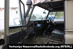 Наибольшим спросом среди украинских военных пользуются машины типа пикапа.