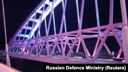 Российская военная техника, перевозимая по Керченскому мосту, архивное фото