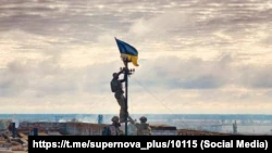 Поднятие украинского флага над Высокопольем