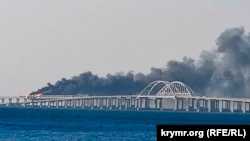 Пожар после взрыва на Керченском мосту  8 октября 2022 года, Керчь, Крым