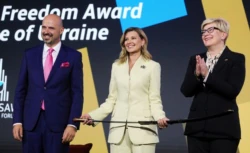 Первая леди Украины Елена Зеленская во время церемонии вручения награды