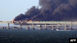 Взрыв и пожар на Керченском мосту 8 октября 2022 года