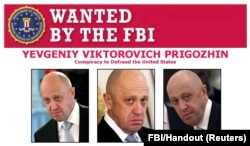 Євген Пригожин, який знаходиться в розшуку ФБР 3 березня 2022 року, став суб'єктом американських санкцій у зв'язку з його роллю в російському вторгненні в Україну.