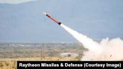 Запуск протирадіолокаційної ракети з удосконаленою системою наведення (Guidance Enhanced Missile, GEM-T) виробництва Raytheon Technologies